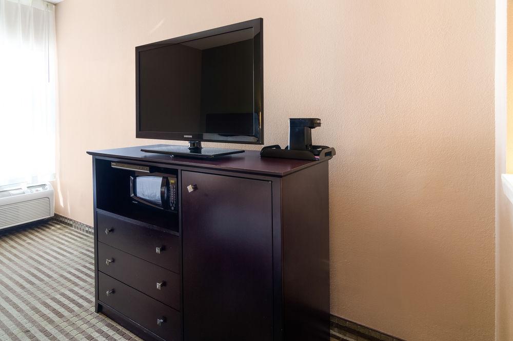 Comfort Suites Las Colinas Center Irving Exterior foto
