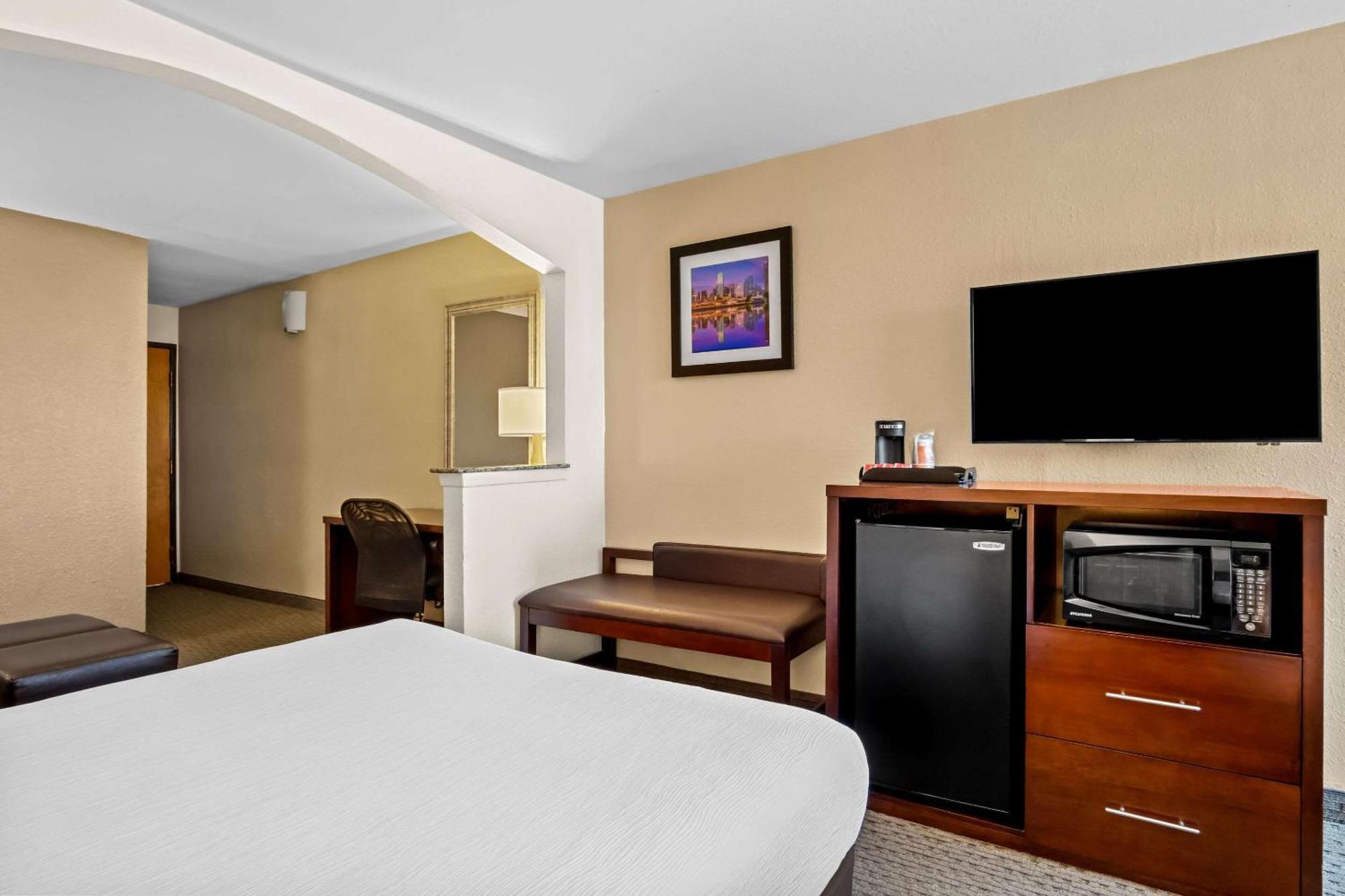 Comfort Suites Las Colinas Center Irving Exterior foto