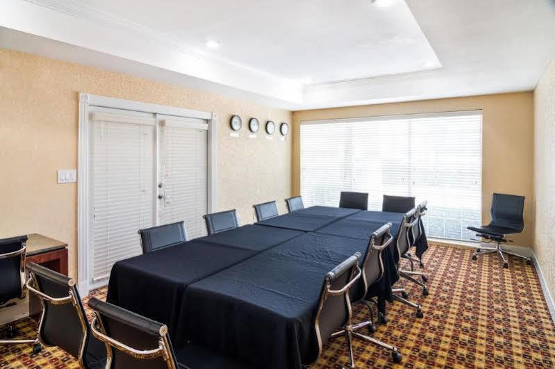 Comfort Suites Las Colinas Center Irving Exterior foto